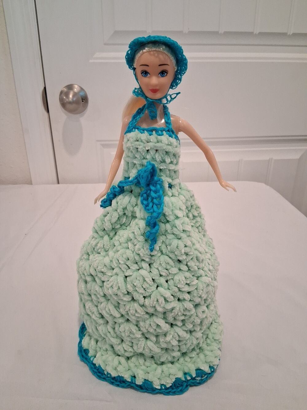 Vtg Crochet Toilet Paper Cover Doll Mint Green Turquoise Kitsch Bathroom Decor